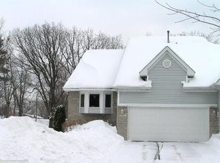 2624 Pine Ridge Dr, Anoka, MN 55303