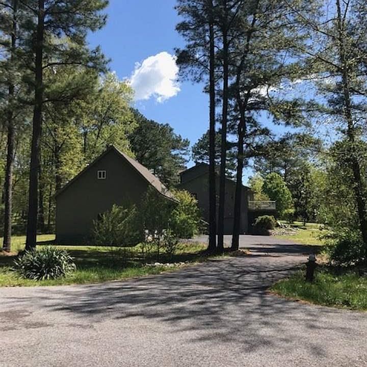 1st image of 125 Doe Valley Dr