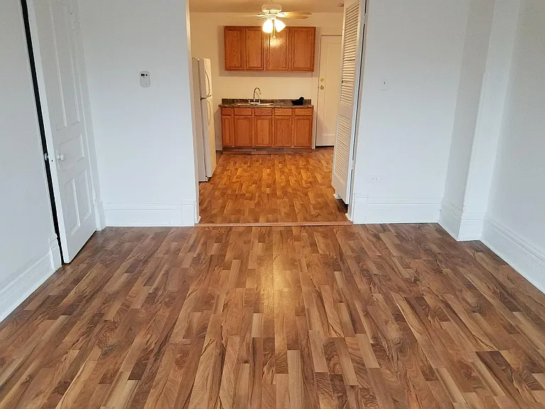 1526 W Walton St #2 — Photo 2