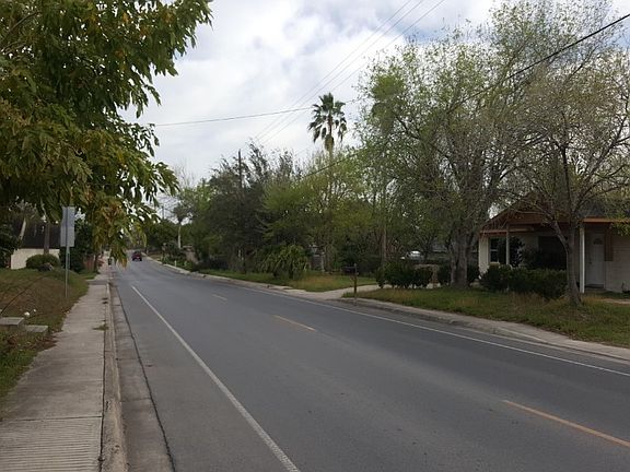 5th image of 1046 Honeydale Rd