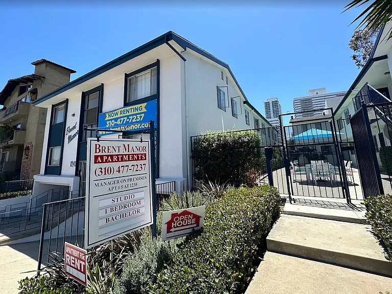 1235 Federal Ave — Photo 18