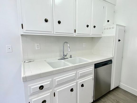 3rd image of 11963 Walnut Ln #156-4