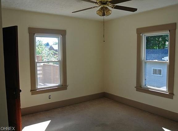 5th image of 501 Stewart St