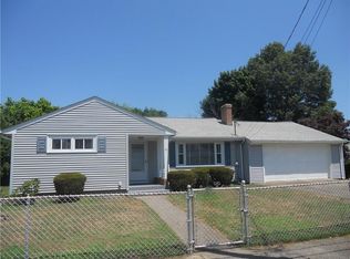 146 Warwick Rd, Pawtucket, RI 02861