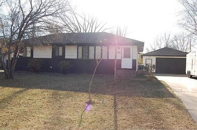 1st image of 11961 Oak Park Ct NE