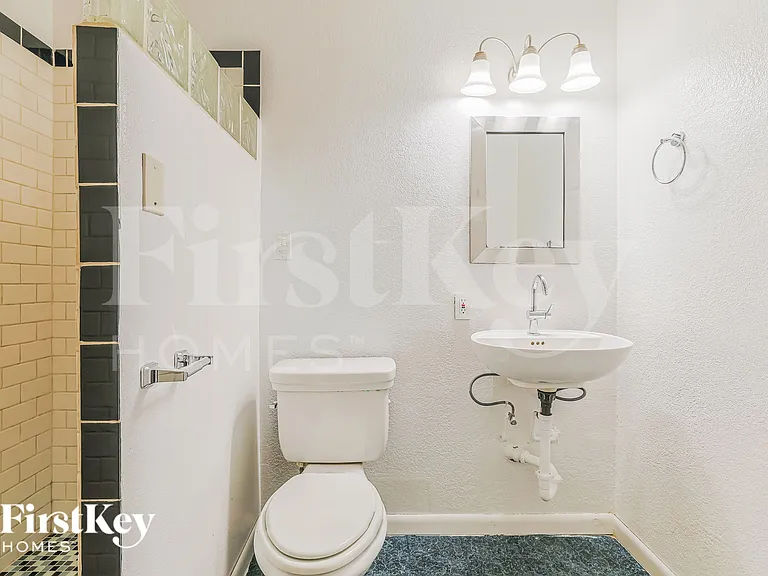 2518 E Don Carlos Ave — Photo 14