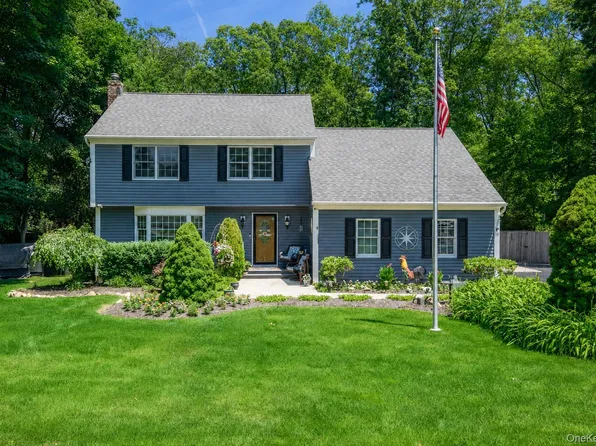 283 Pipe Stave Hollow Road, Miller Place, NY 11764