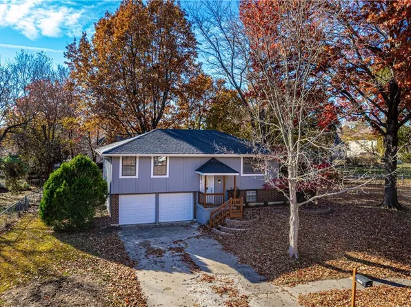 1205 SE 5th St, Lees Summit, MO 64063