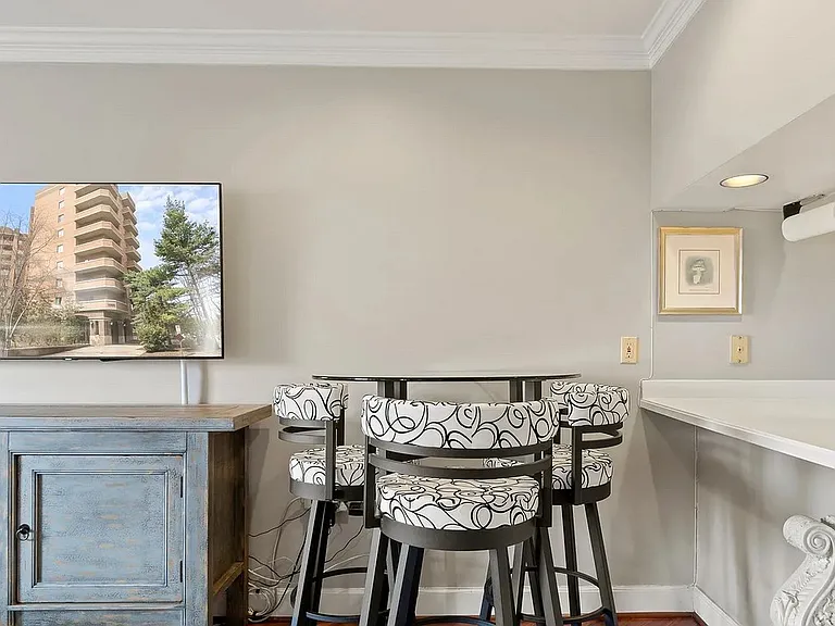 1050 N Stuart St #411 — Photo 5
