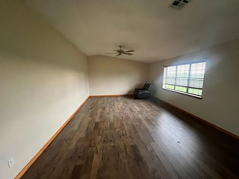 25963 May Ave — Photo 3