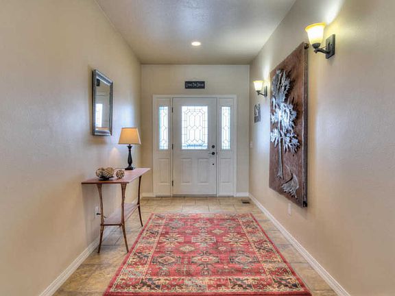 3rd image of 1501 Lindsay Ln