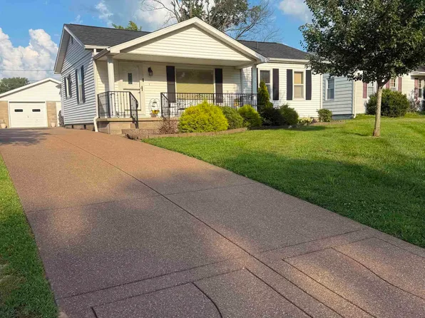 1206 S 4th St, Boonville, IN 47601