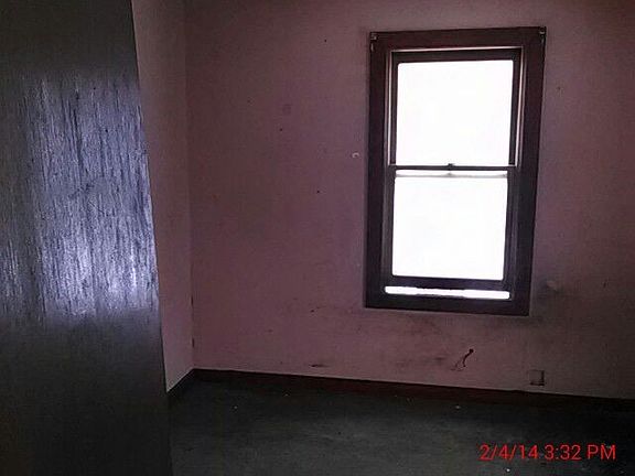 2nd image of 2220 E 73rd St