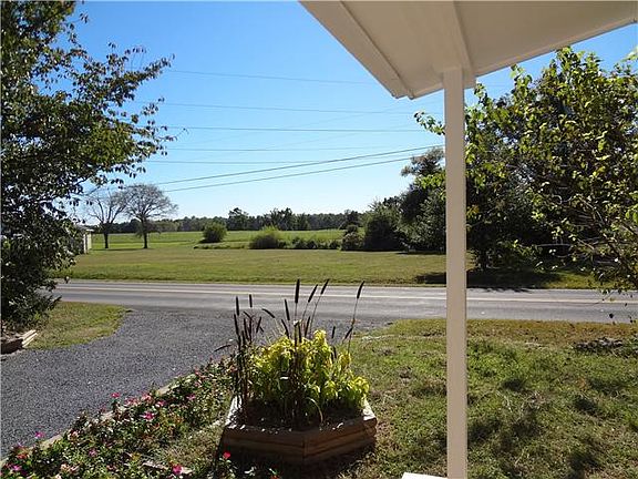 Country Setting at its Best.