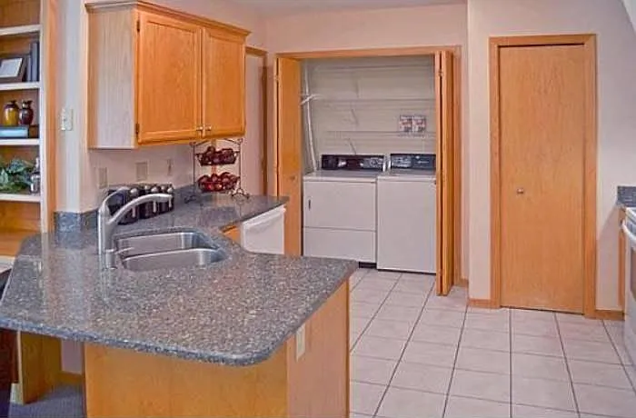 4045 Crystal Cir — Photo 6