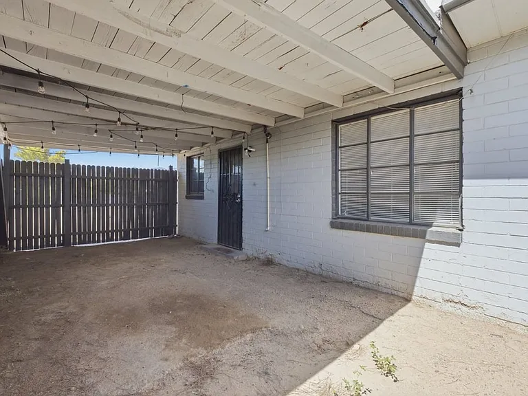 2130 N Forgeus Ave #B — Photo 17