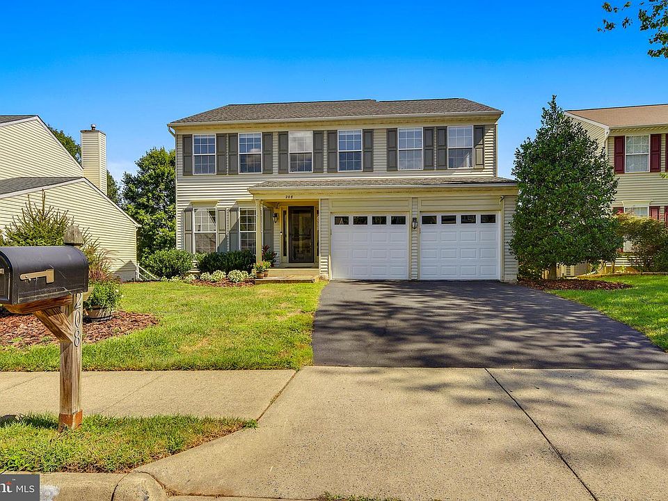 1st image of 208 Grafton Way NE