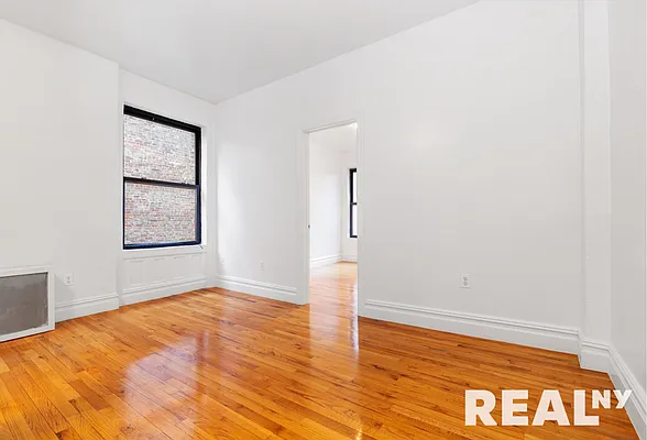 Rented by REAL New York | media 3