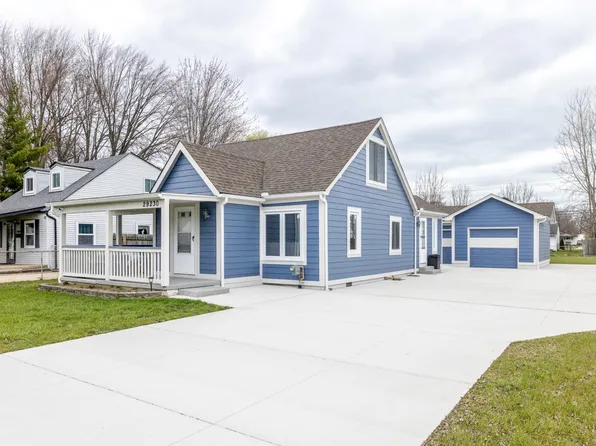 29230 Harding St, Roseville, MI 48066