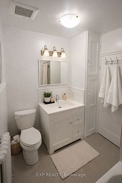 Toronto House for rent - 3 Bedrooms — photo 5