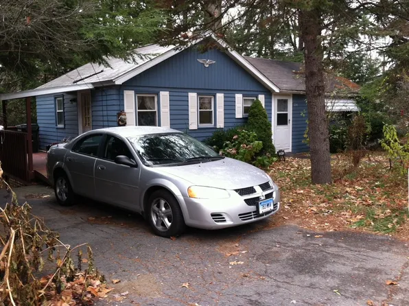 224 E Wakefield Blvd, Winsted, CT 06098