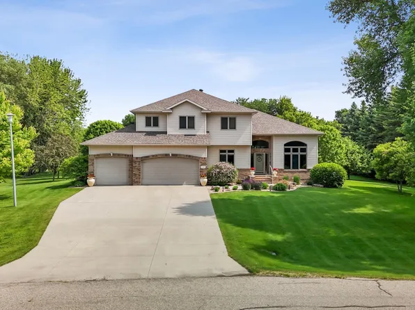 117 50th Ave E, West Fargo, ND 58078