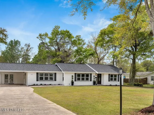 211 47th St, Gulfport, MS 39507