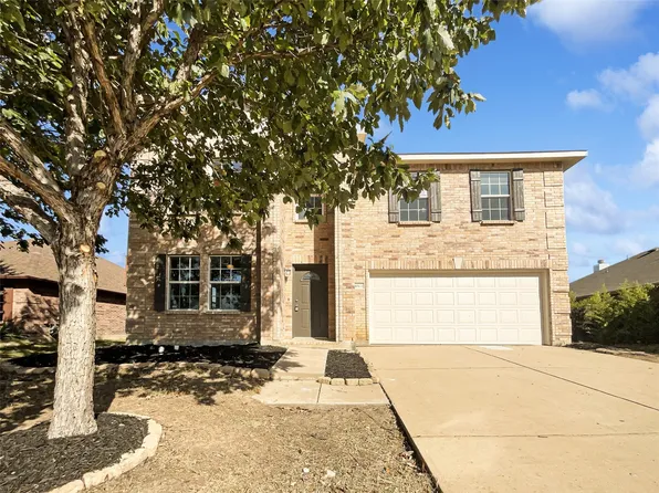4621 Prairie Crossing Dr, Fort Worth, TX 76244