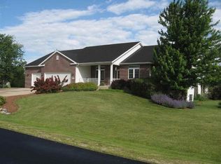 6661 Tartan Trl, Sun Prairie, WI 53590