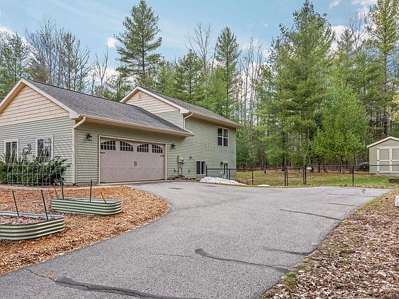 2nd image of 1794 Round Lake Rd