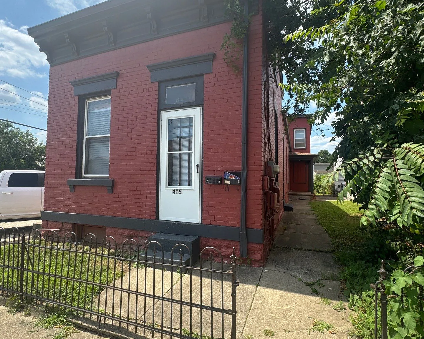 2 bed, $1,100 — Photo 1