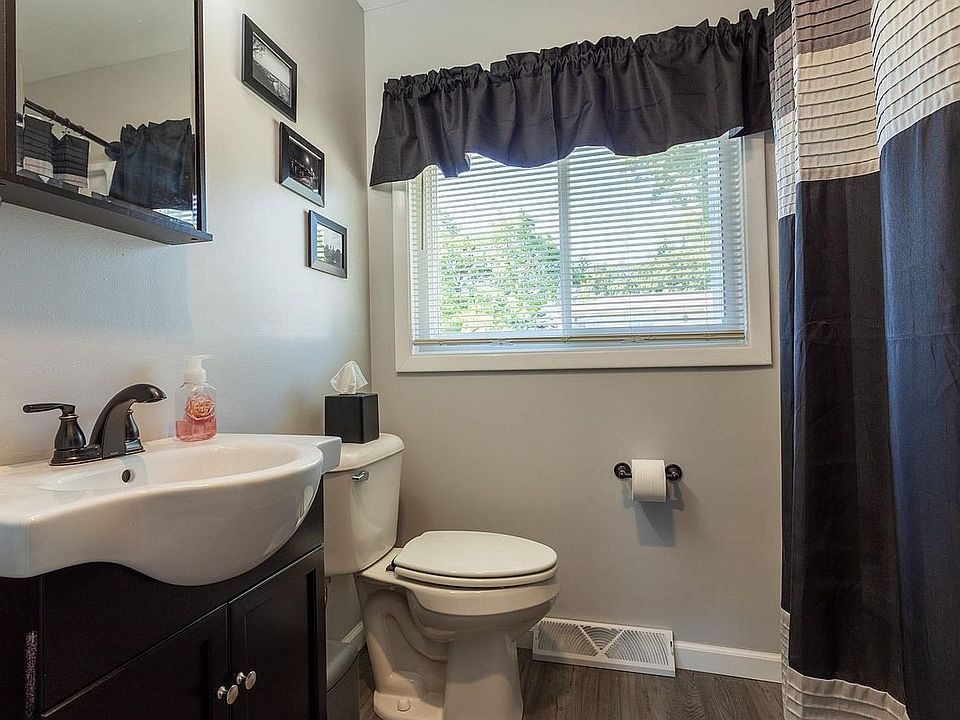 1st image of 2558 Marywood Dr