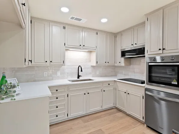 5105 Grove St, North Richland Hills, TX 76180