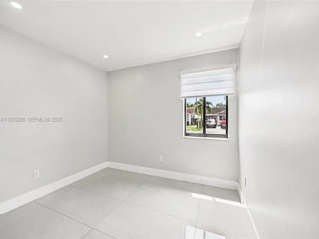 12237 SW 193rd St — Photo 7