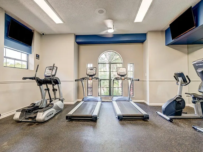 Village Place Apartment Homes — Photo 10