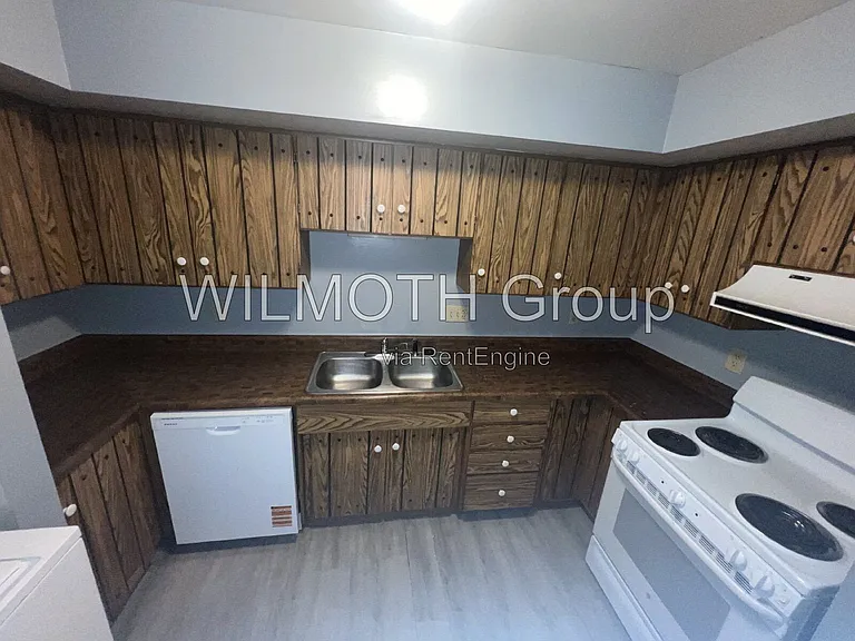 1310 Millerwood Dr #3 — Photo 6