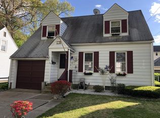 160 Groveland St, Springfield, MA 01108