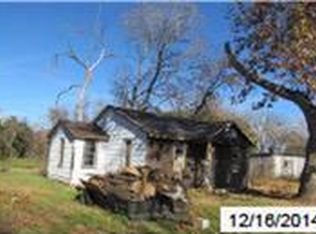 104 W 11th St, Hearne, TX 77859