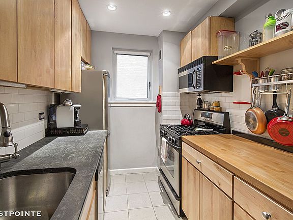 3rd image of 509 Avenue Of The Americas #7E