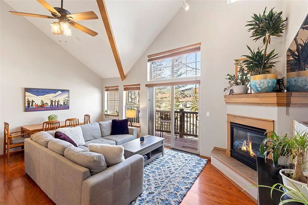 2 bed, 1254 sqft, $3,900 — Photo 3