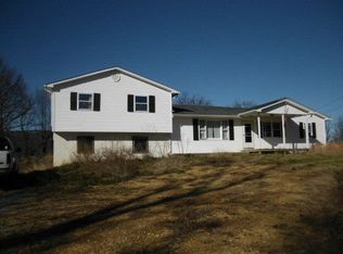 5260 Mountain Rd, Cedar Bluff, VA 24609