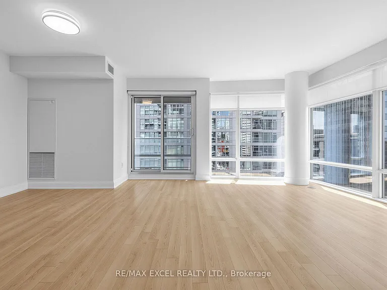2191 Yonge St #1805 — Photo 9