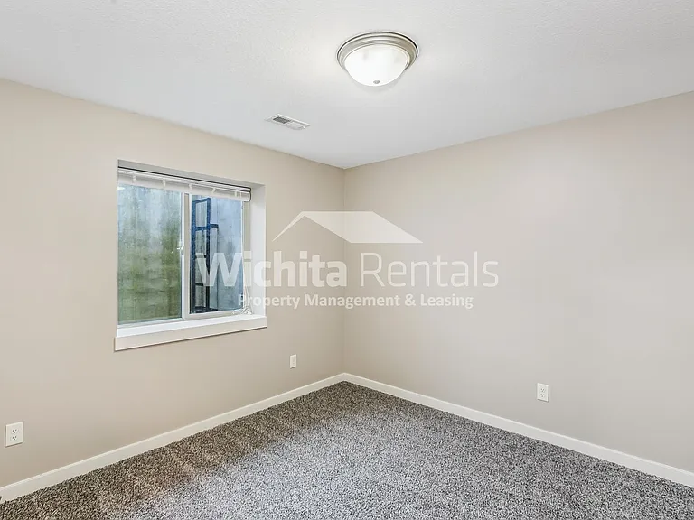 146 N Jackson Heights Ct — Photo 13