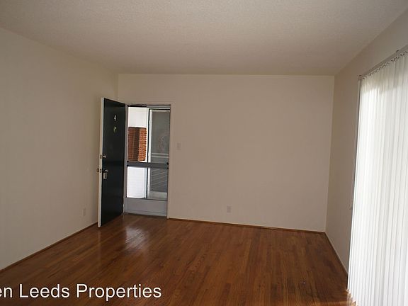 4th image of 1819 12th St APT 04