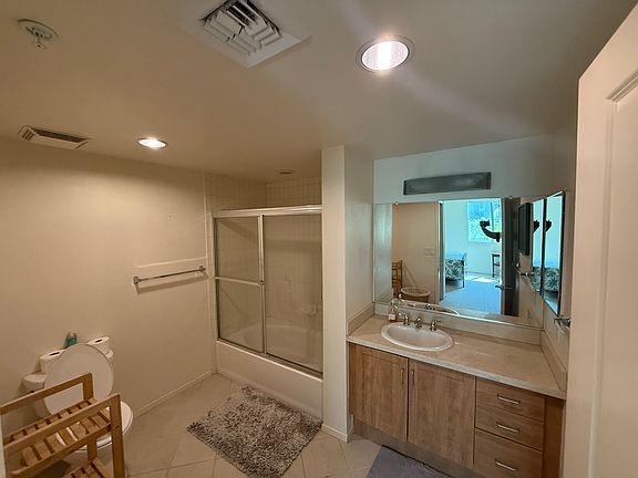 Bathroom for Master bedroom