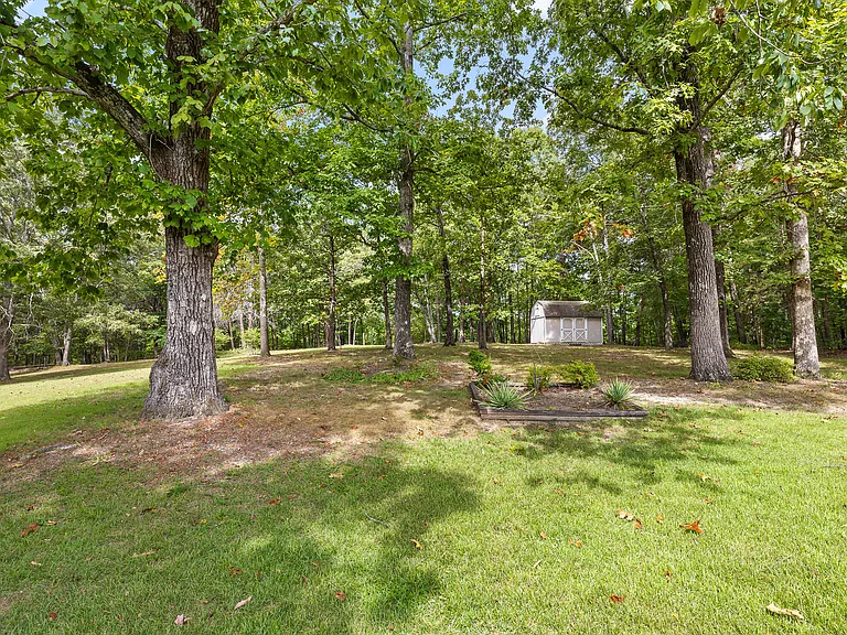 8693 Arbutus Dr — Photo 40