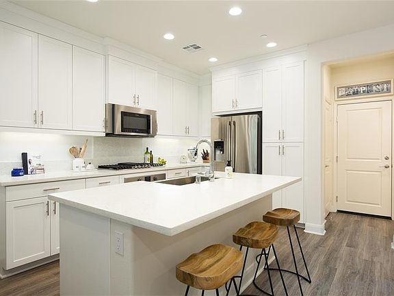 5th image of 2119 Solara Ln