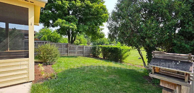 570 Executive Blvd — Photo 21