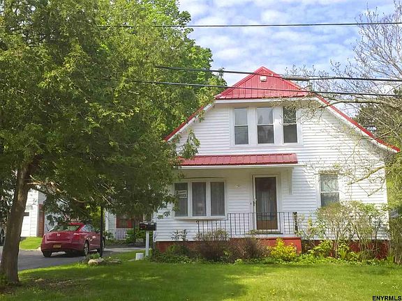3rd image of 92 Reed St