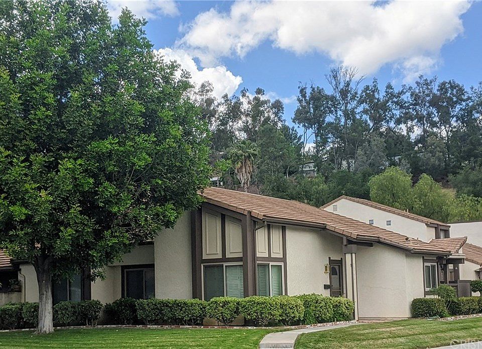 1st image of 25779 Vista Fairways Dr